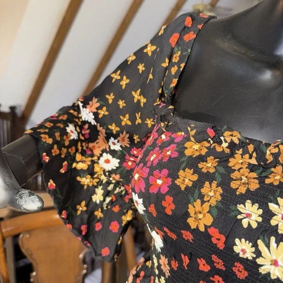 Patrons Of Peace Smocked Peasant Black Top Vibrant Flower Tiered Bell Sleeves XS - Picture 4 of 10